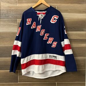 Reebok New York Rangers Ryan McDonagh NHL Hockey Large Jersey Fight Strap 2010s